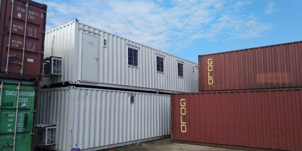 Sewa Direksi Keet: Solusi Kantor Proyek Lapangan yang Praktis, Aman, dan Efisien 2026 8 Jual Office Container di Cilegon