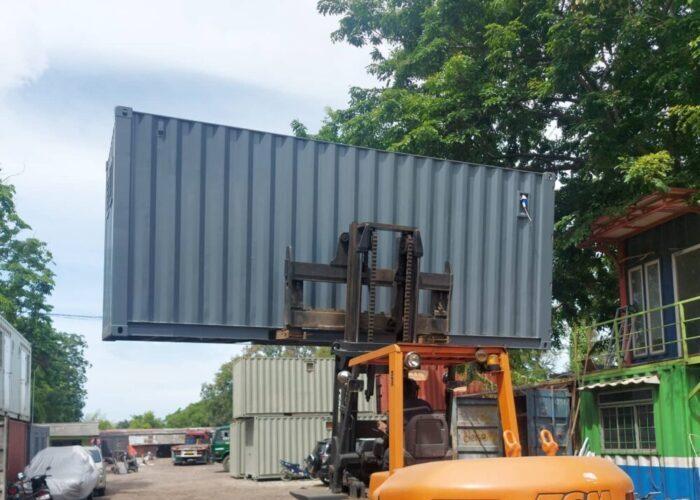 Perawatan Forklift