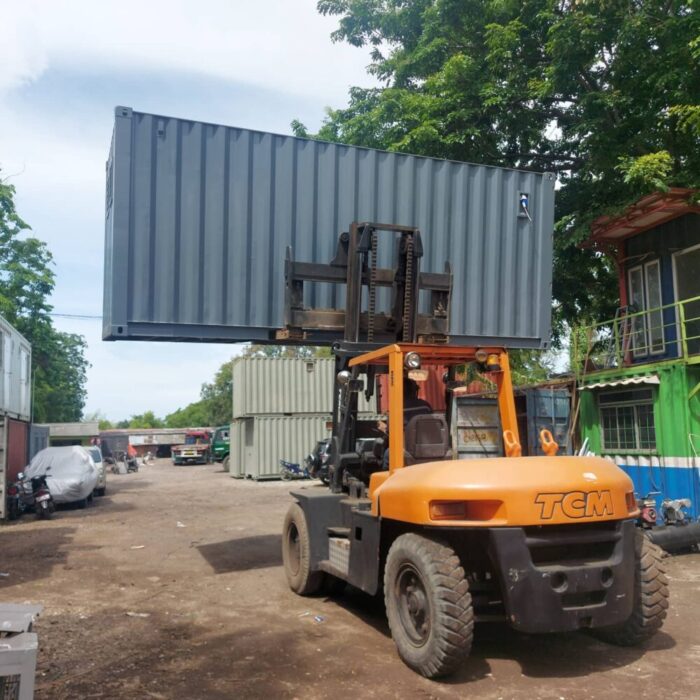 Perawatan Forklift