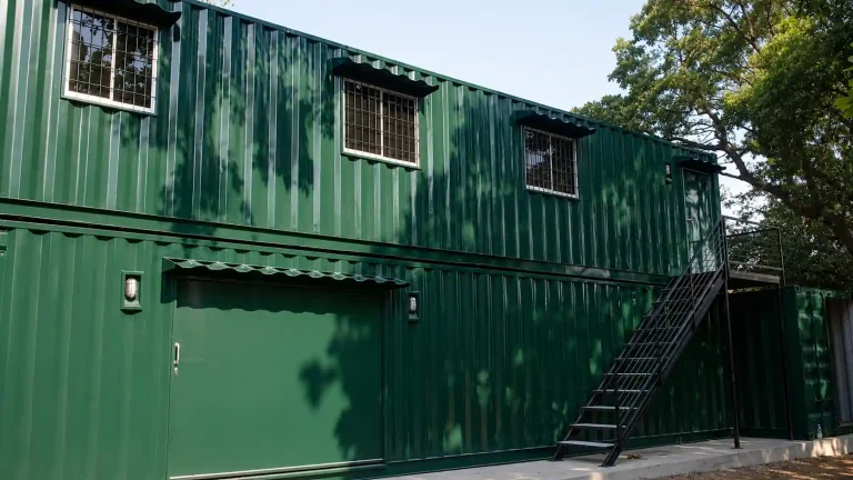 office container dua lantai
