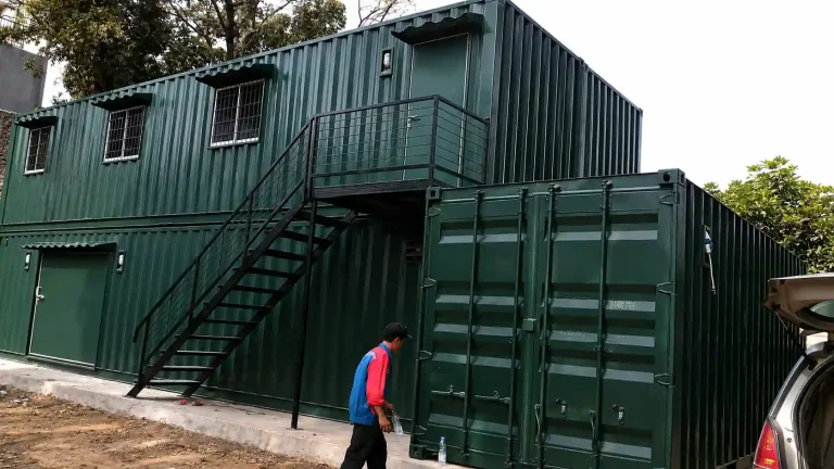 office container tangga luar
